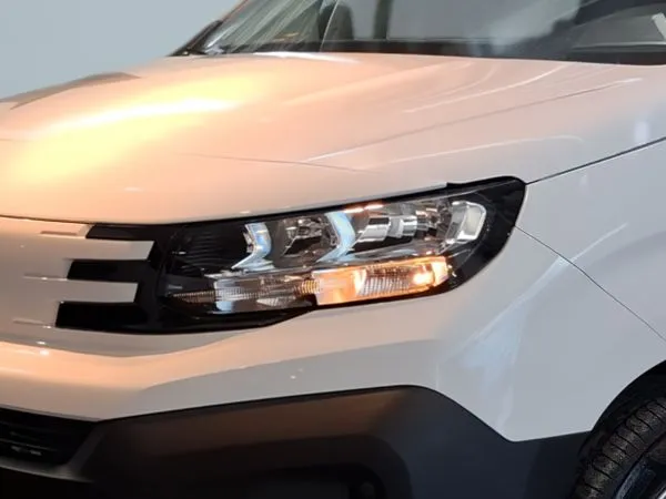 Peugeot Partner E-Partner Standard Elétrico 136 cv - Bateria 50 kWh